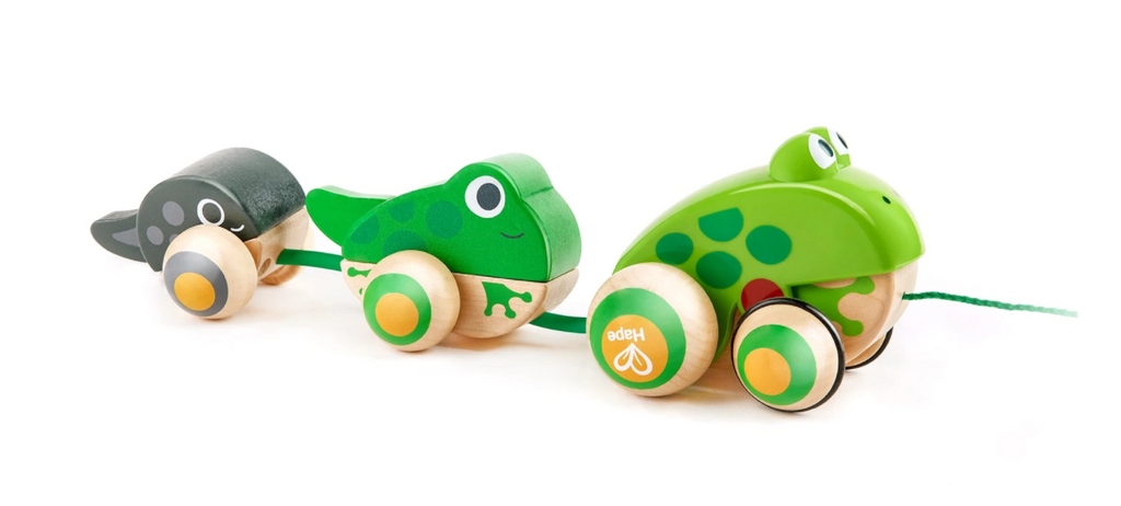 HAPE: PULL-ALONG FROG FAMILY