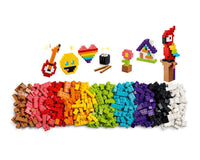 LEGO CLASSIC LOTS OF BRICKS